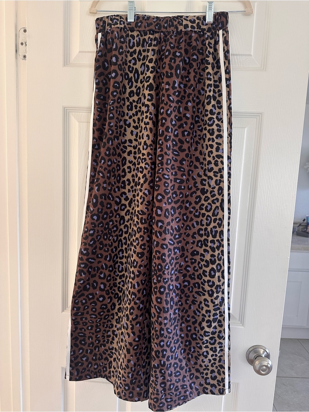 Leopard Print Wide-Leg Skirt with Side Stripes - Brown